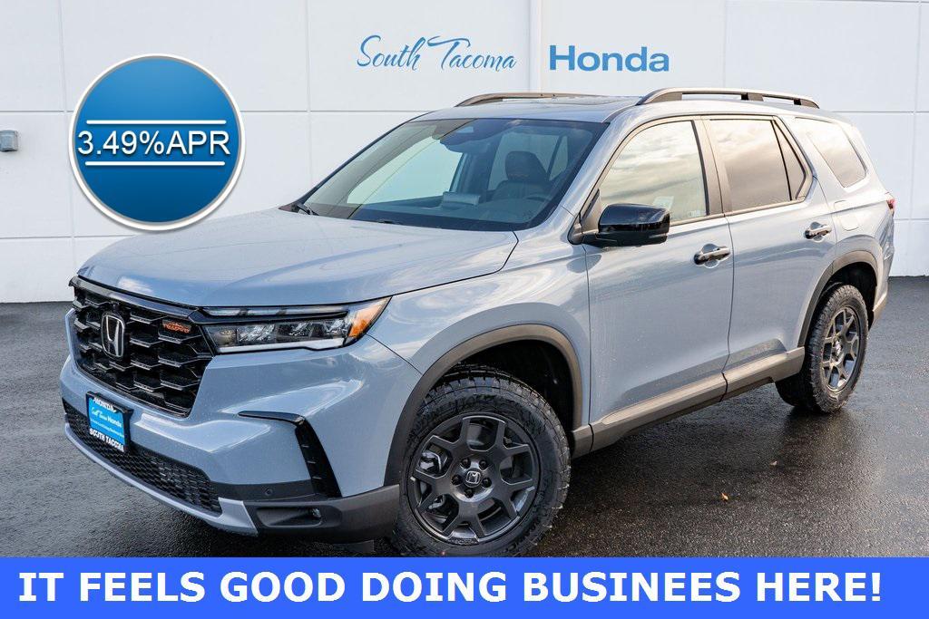 new 2025 Honda Pilot car, priced at $51,080