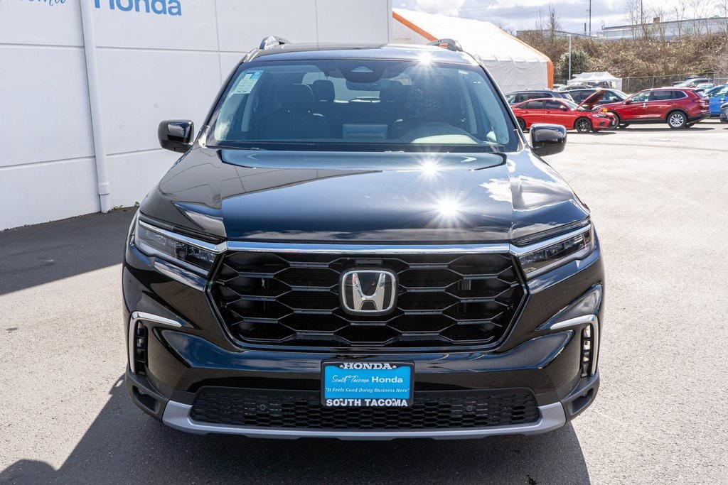 new 2025 Honda Pilot car, priced at $52,995