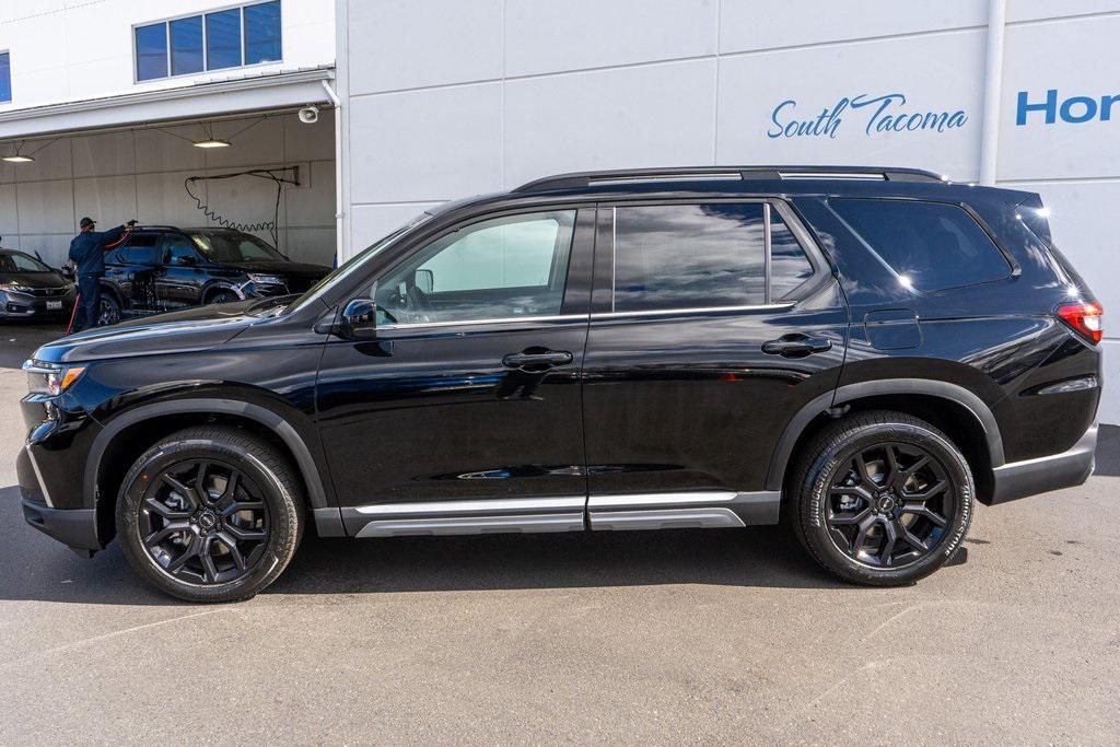 new 2025 Honda Pilot car, priced at $52,995