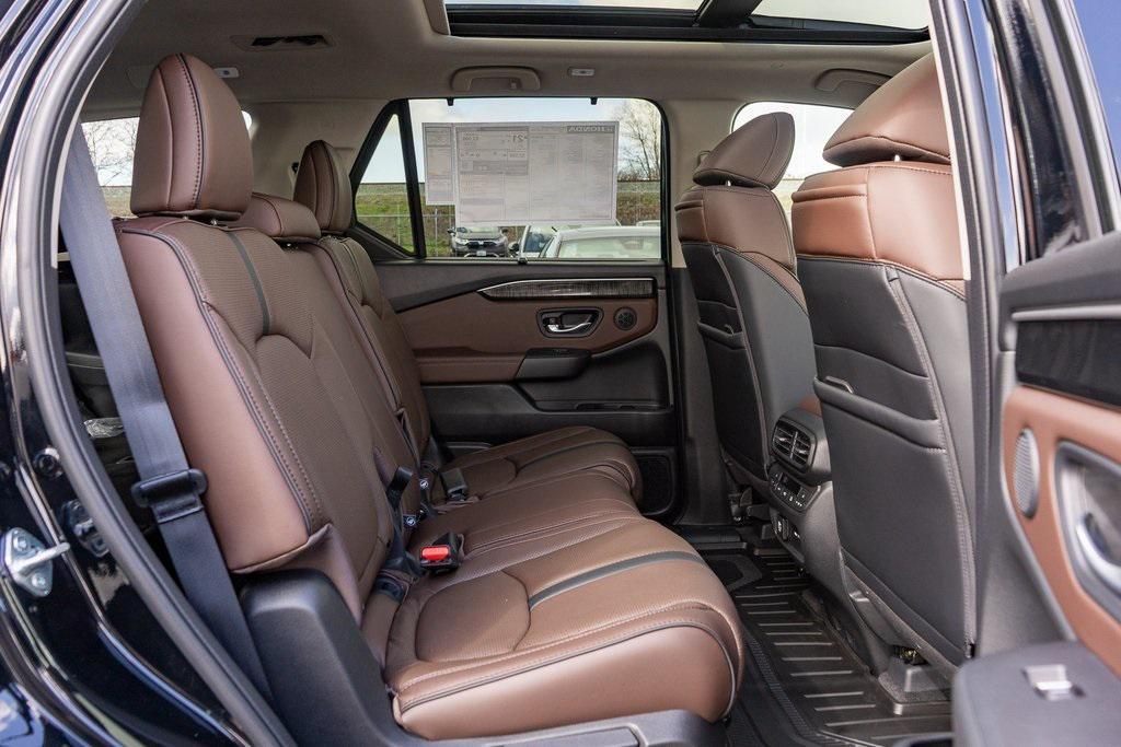 new 2025 Honda Pilot car, priced at $54,575
