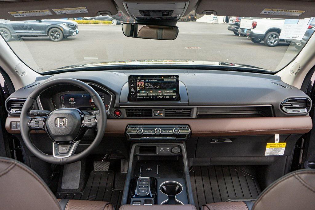 new 2025 Honda Pilot car, priced at $54,575