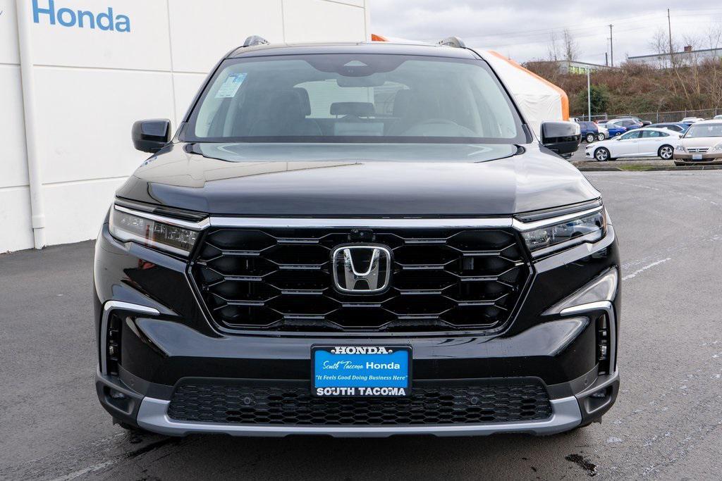 new 2025 Honda Pilot car, priced at $54,575