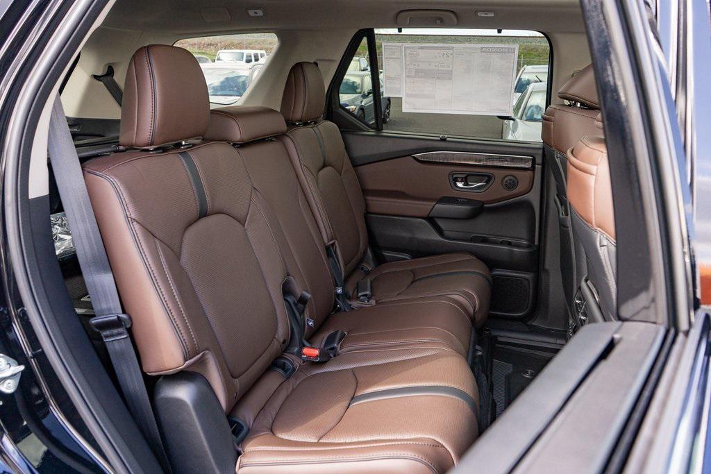new 2025 Honda Pilot car, priced at $54,575