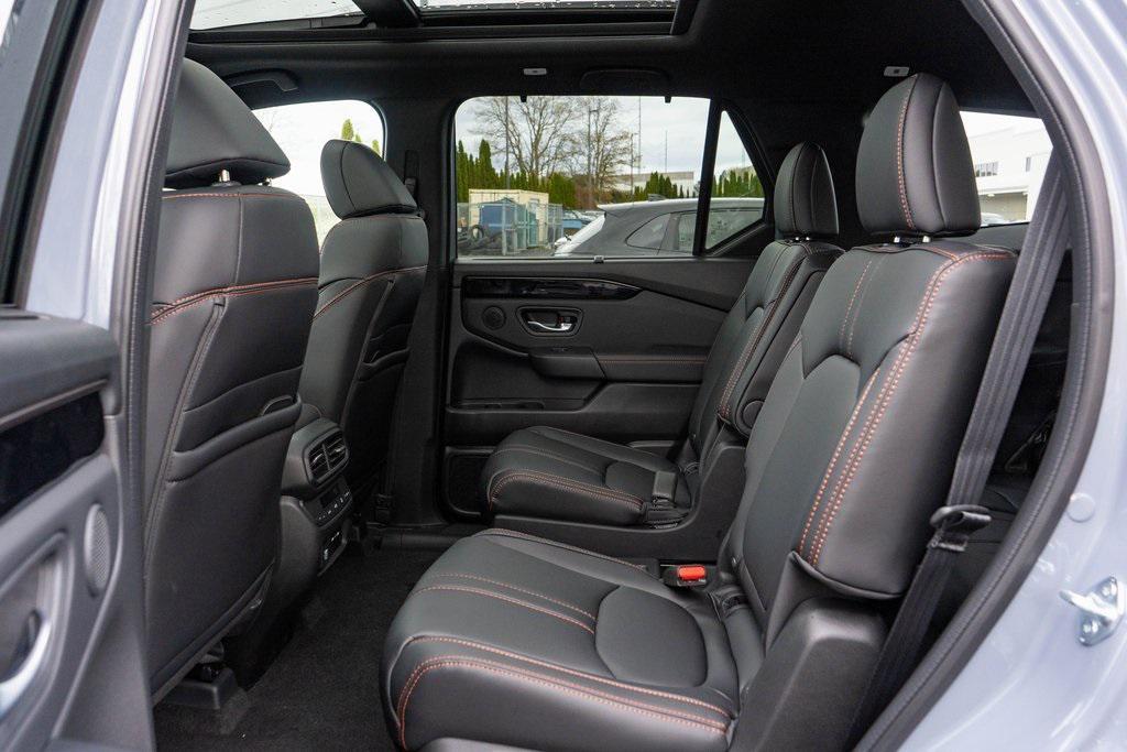 new 2025 Honda Pilot car, priced at $49,400