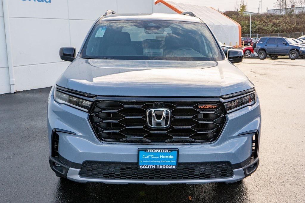 new 2025 Honda Pilot car, priced at $49,400