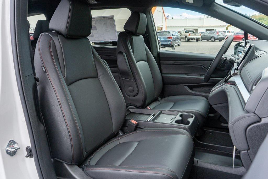 new 2026 Honda Odyssey car, priced at $43,987