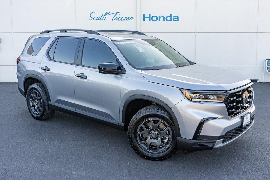 used 2023 Honda Pilot car, priced at $43,999