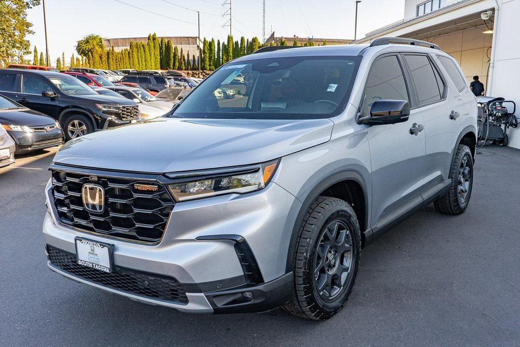 used 2023 Honda Pilot car, priced at $43,999