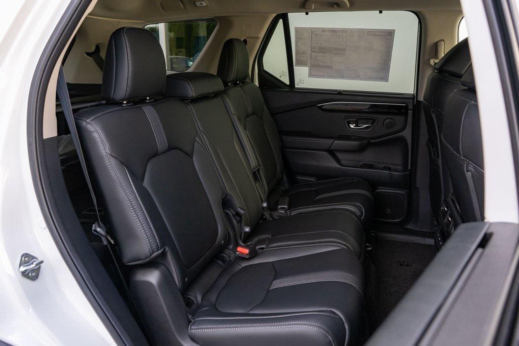 new 2025 Honda Pilot car, priced at $47,550