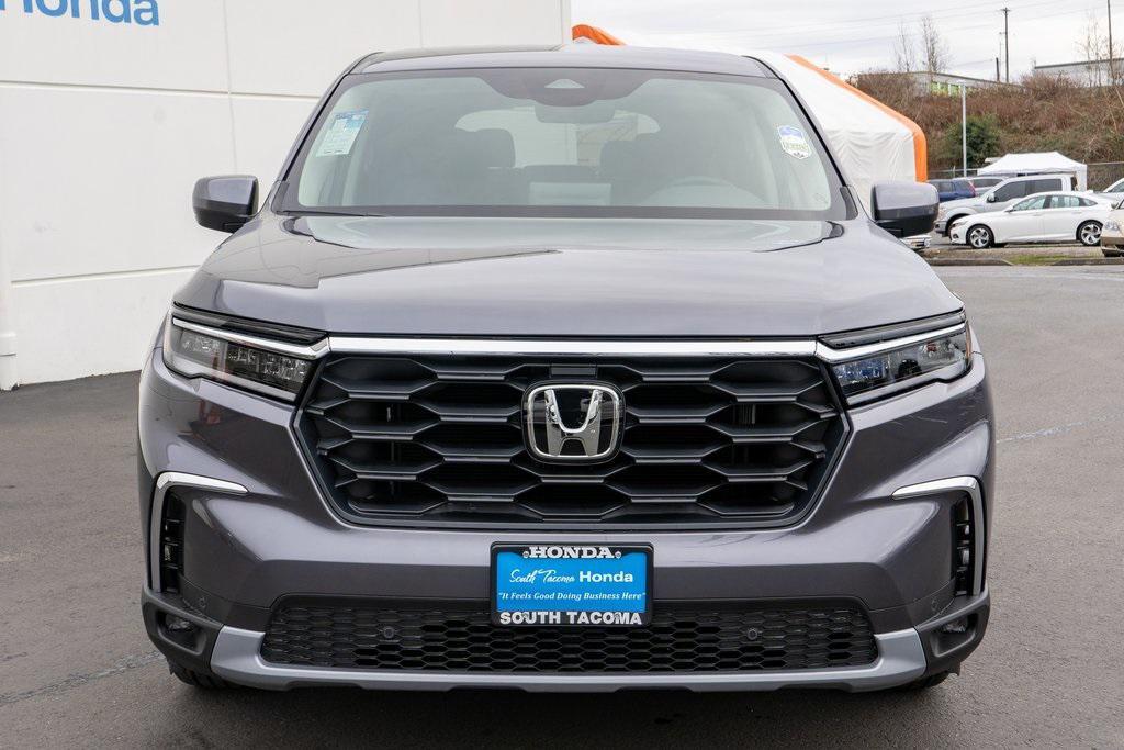 new 2025 Honda Pilot car, priced at $47,825