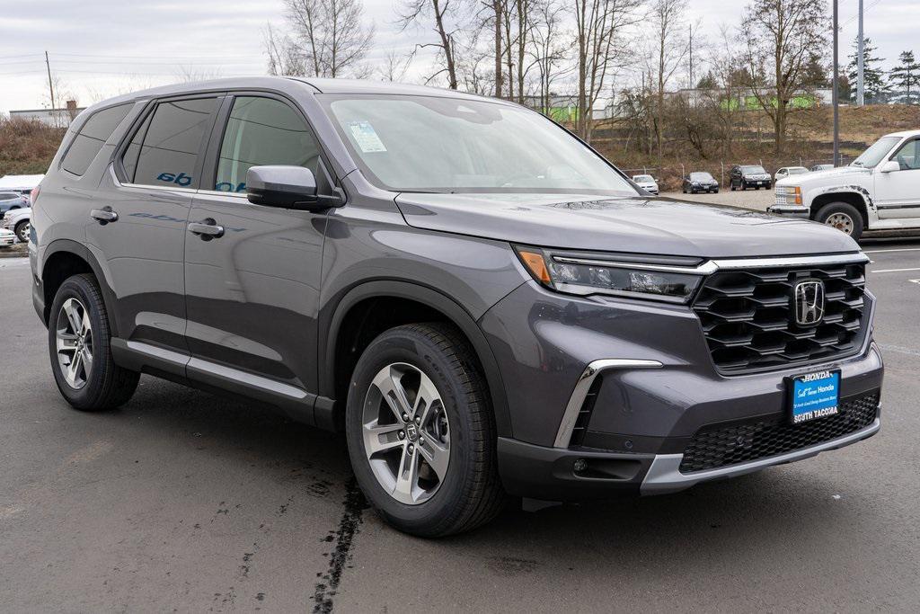 new 2025 Honda Pilot car, priced at $47,825