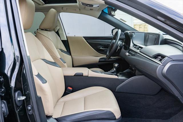 used 2021 Lexus ES 300h car, priced at $32,274
