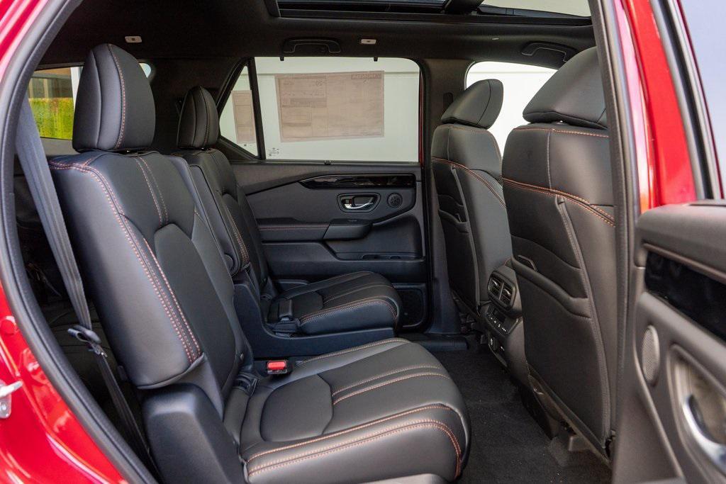 new 2025 Honda Pilot car, priced at $51,350