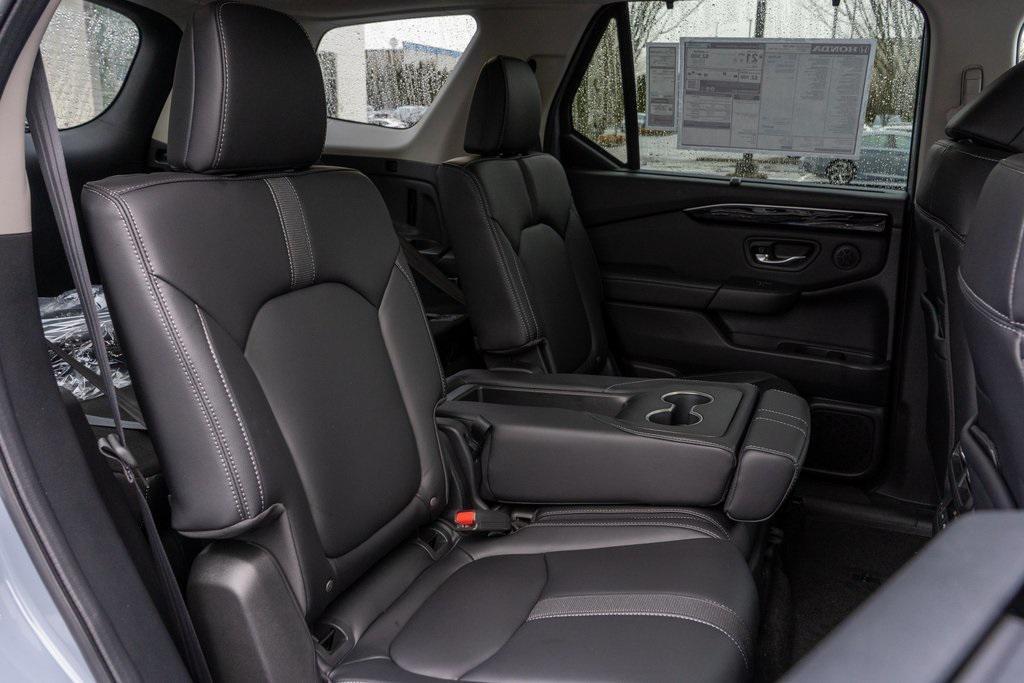 new 2025 Honda Pilot car, priced at $53,450