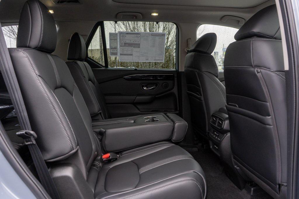 new 2025 Honda Pilot car, priced at $53,450