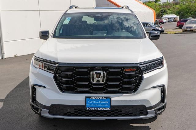 new 2025 Honda Pilot car, priced at $51,305