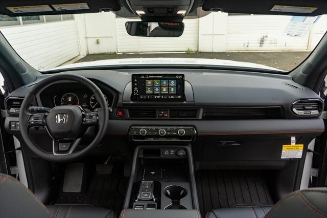 new 2025 Honda Pilot car, priced at $51,305