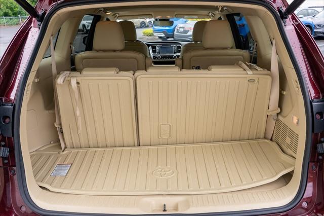 used 2017 Toyota Highlander Hybrid car, priced at $32,673