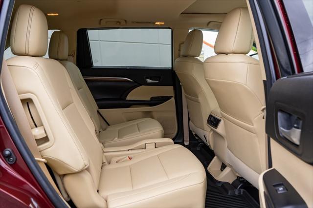 used 2017 Toyota Highlander Hybrid car, priced at $32,673