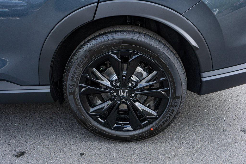 new 2026 Honda CR-V Hybrid car, priced at $43,700