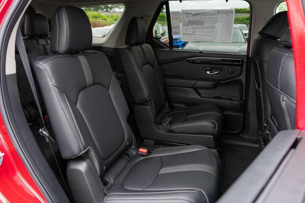 new 2025 Honda Pilot car, priced at $46,800