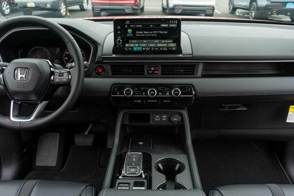 new 2025 Honda Pilot car, priced at $46,800