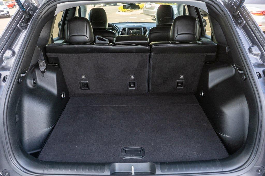 used 2019 Jeep Cherokee car, priced at $20,472