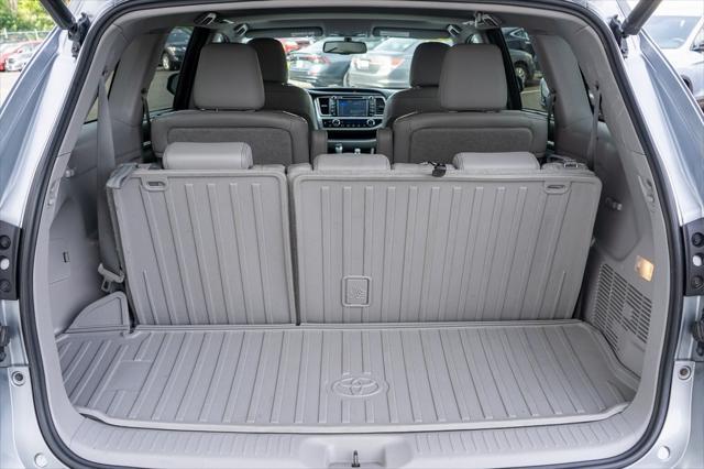 used 2015 Toyota Highlander car, priced at $22,999