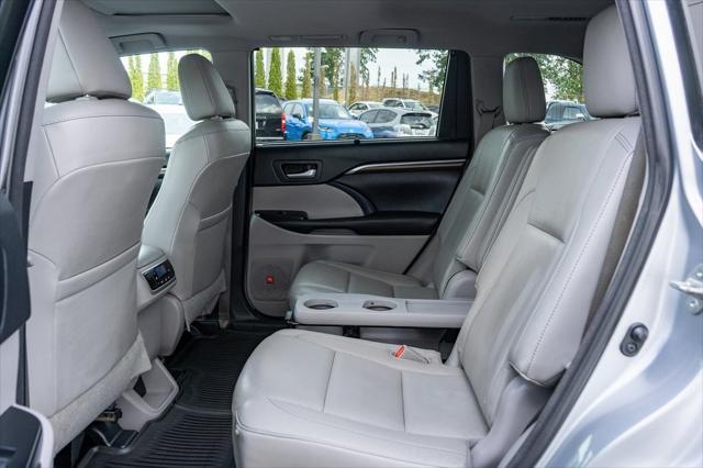 used 2015 Toyota Highlander car, priced at $22,999