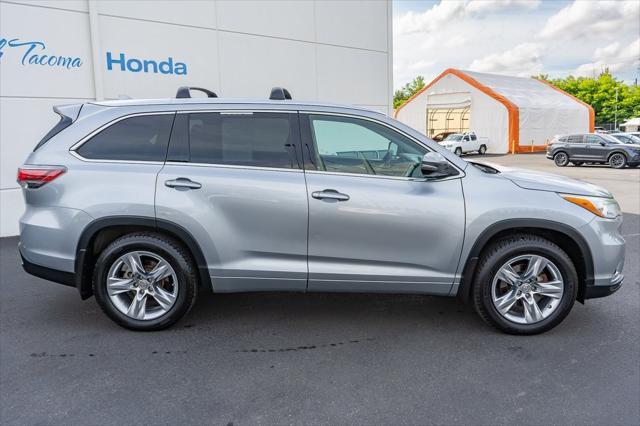 used 2015 Toyota Highlander car, priced at $22,999