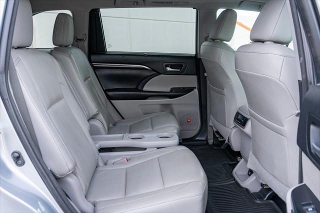 used 2015 Toyota Highlander car, priced at $22,999