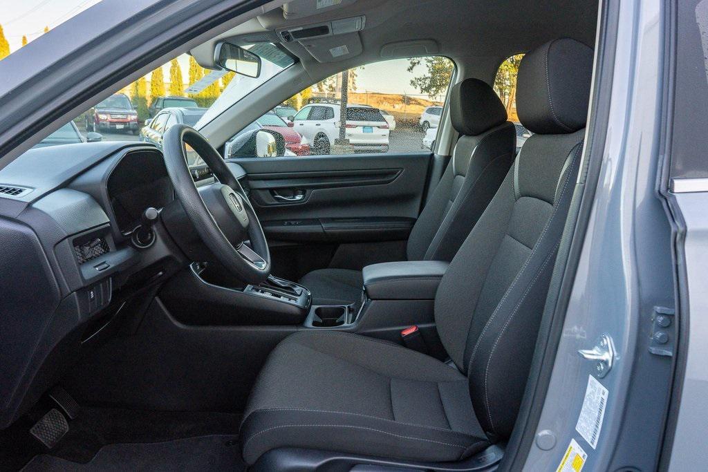 used 2025 Honda CR-V car, priced at $31,887
