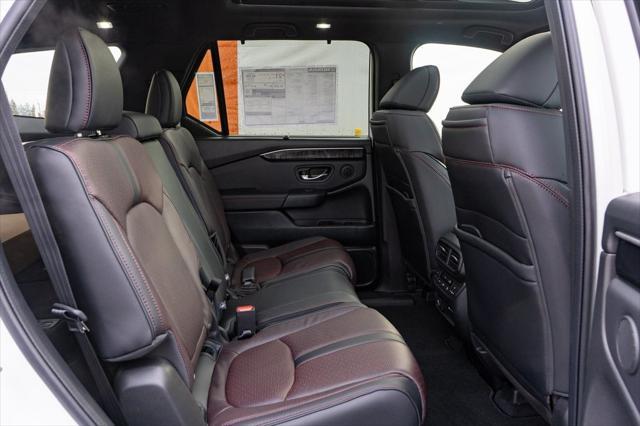 new 2025 Honda Pilot car, priced at $55,735