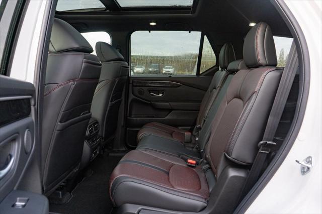new 2025 Honda Pilot car, priced at $55,735
