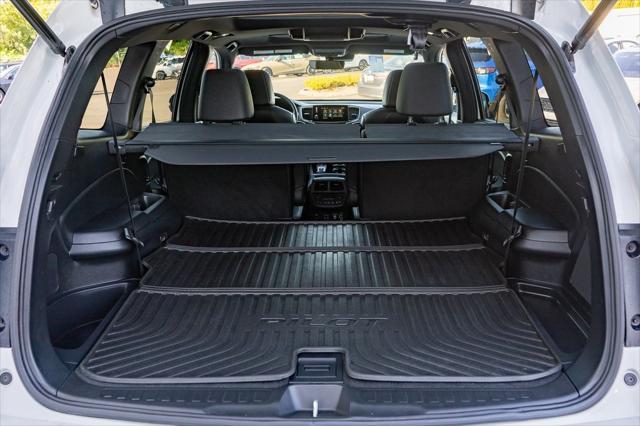 used 2022 Honda Pilot car, priced at $41,999