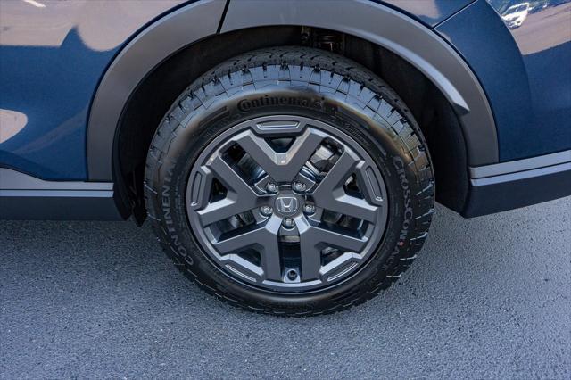 new 2026 Honda CR-V Hybrid car, priced at $40,195