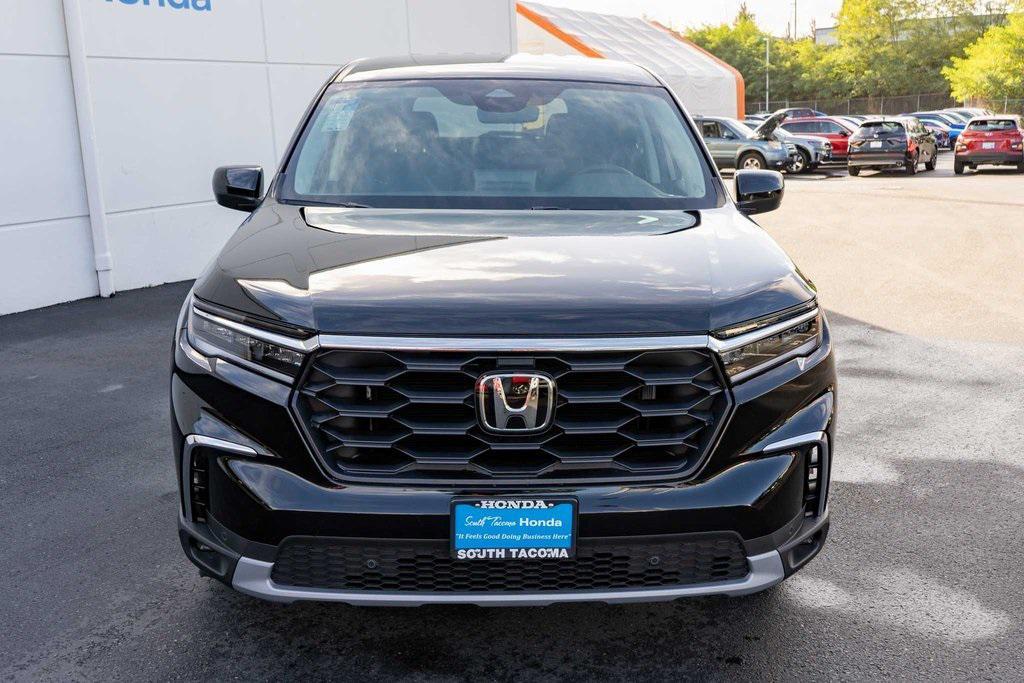 new 2025 Honda Pilot car, priced at $47,825
