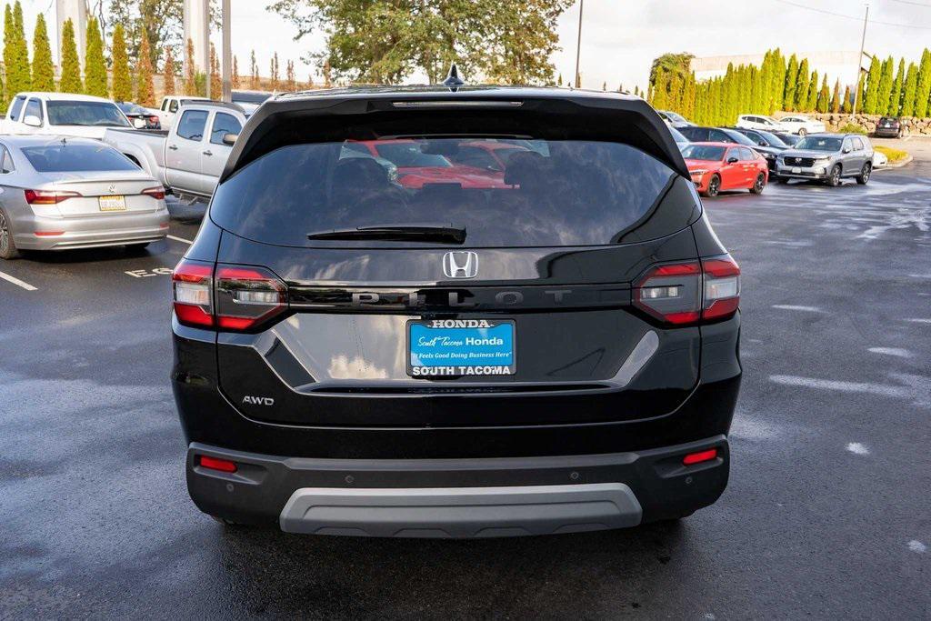 new 2025 Honda Pilot car, priced at $47,825
