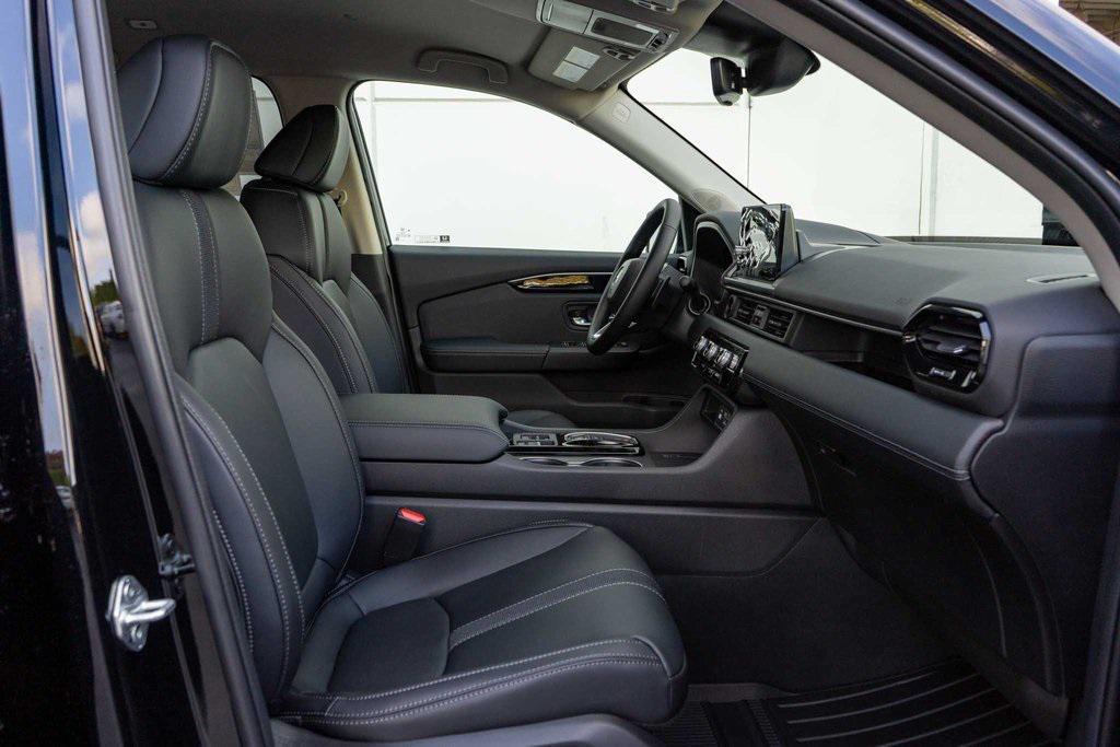 new 2025 Honda Pilot car, priced at $47,825