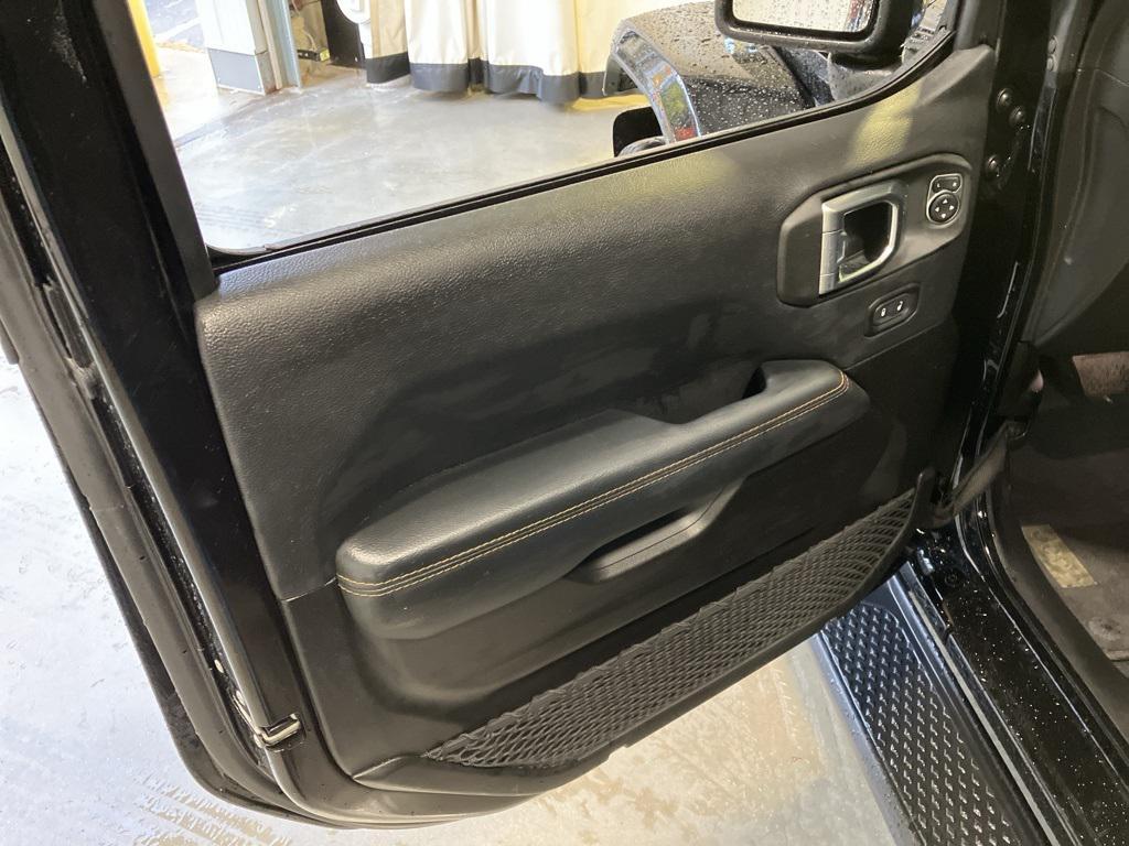 used 2023 Jeep Gladiator car, priced at $36,217