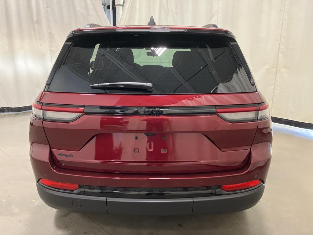 new 2025 Jeep Grand Cherokee car, priced at $44,355