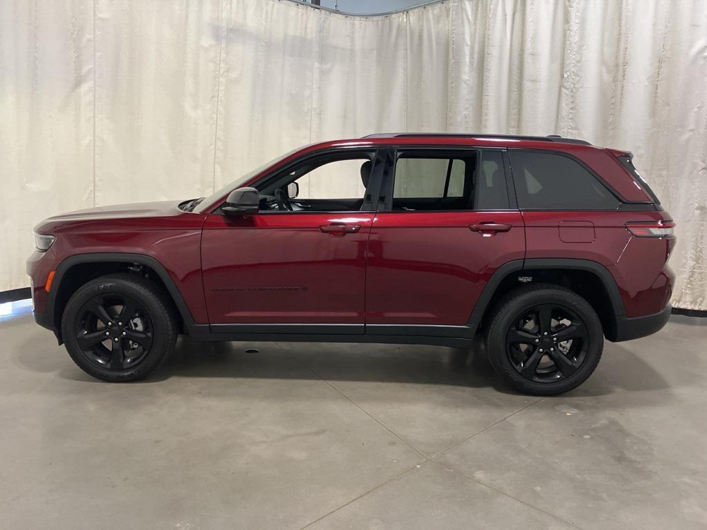 new 2025 Jeep Grand Cherokee car, priced at $44,355