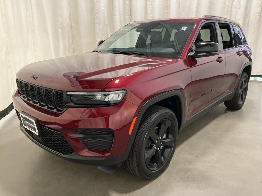 new 2025 Jeep Grand Cherokee car, priced at $44,355