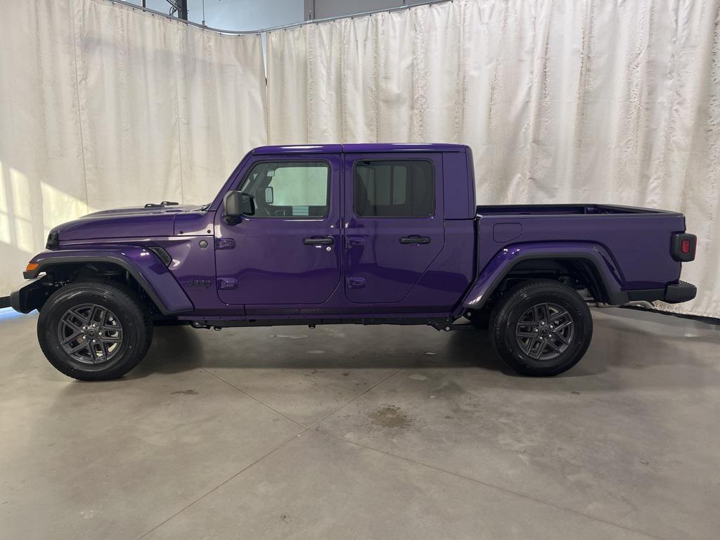 new 2026 Jeep Gladiator car, priced at $50,600