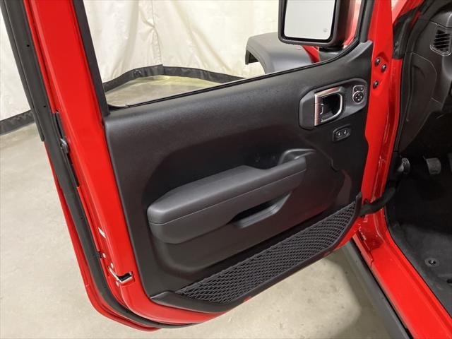 new 2025 Jeep Wrangler car, priced at $44,293