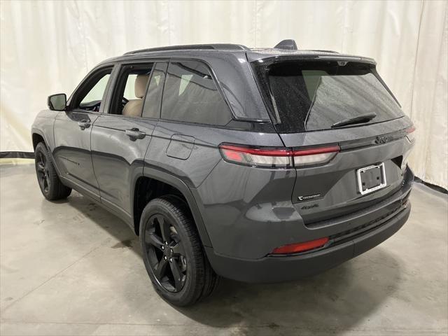 new 2025 Jeep Grand Cherokee car, priced at $56,684