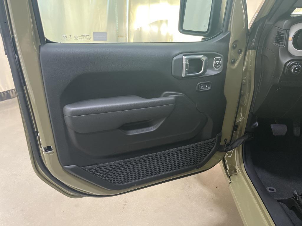 new 2026 Jeep Gladiator car, priced at $50,100