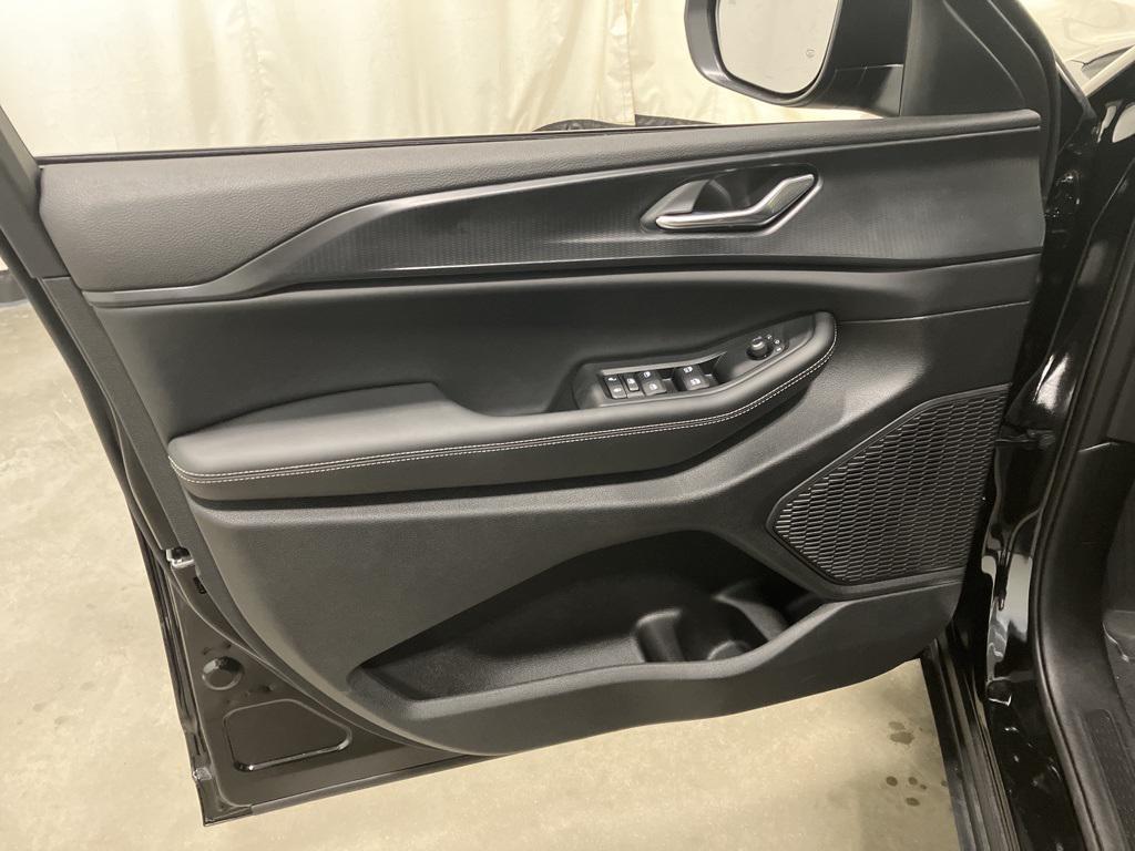 new 2025 Jeep Grand Cherokee L car, priced at $37,434