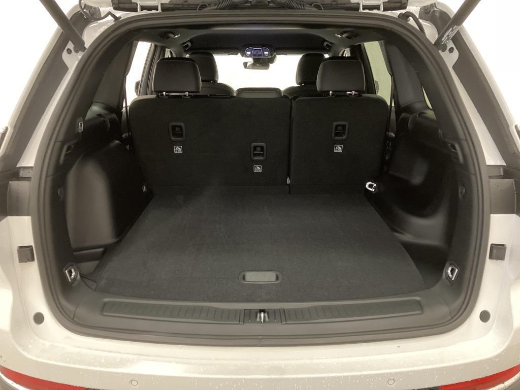 new 2025 Jeep Grand Cherokee car, priced at $42,608