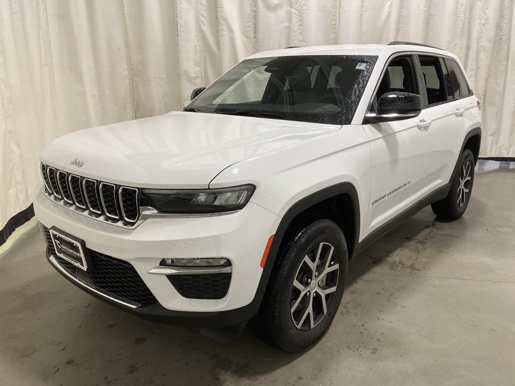 new 2025 Jeep Grand Cherokee car, priced at $42,608